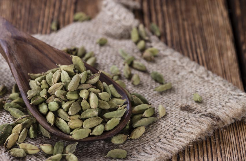 10 Health Benefits of Cardamom Cardamom Seeds